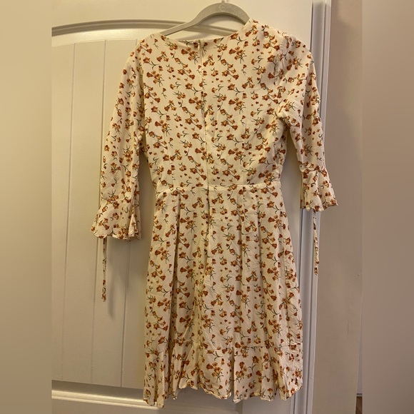 Altar’s state floral dress - Picture 2 of 3